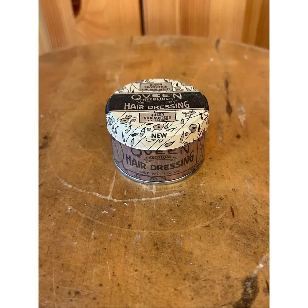 Vintage queen hairdressing tin decor (8305)